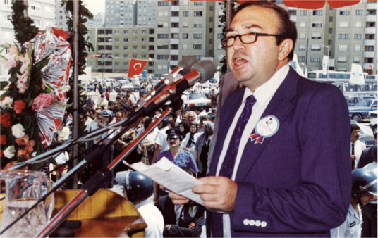 Türker İnanoğlu'nun Başkanlığını Yaptığı Dernek ve Birliklerin Bir Konuşması
